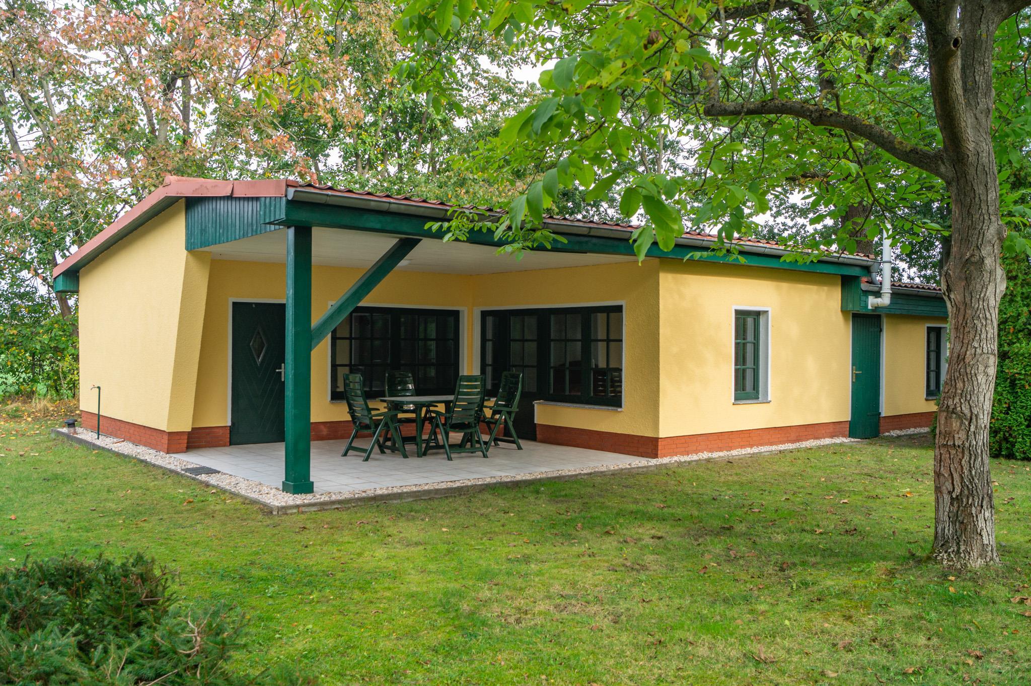 FREIZEIT in Michendorf - VERKAUFT - Ferienhaus mit Seeblick